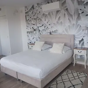 Hotel del amor Quetzal, Villars-les-Dombes